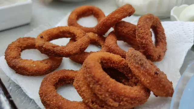 Gunakan Kertas Minyak atau Tisu Dapur