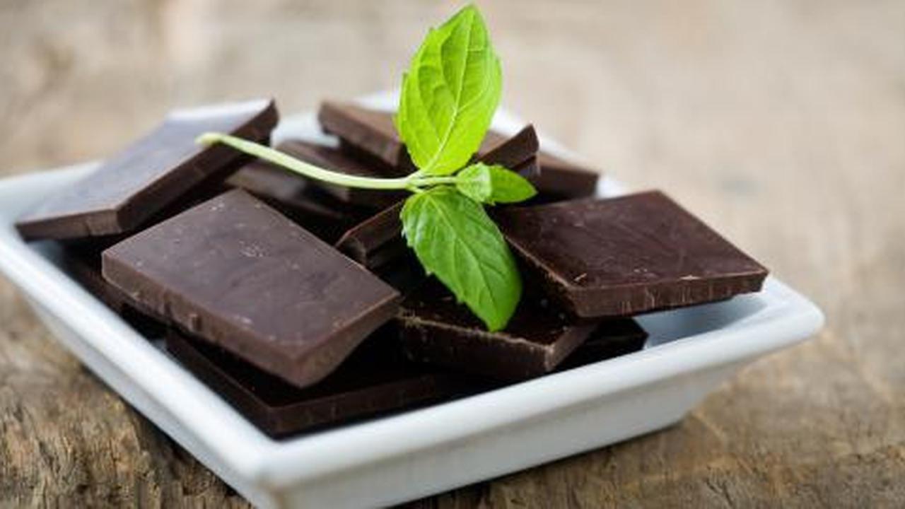 10 Manfaat kesehatan makan cokelat hitam