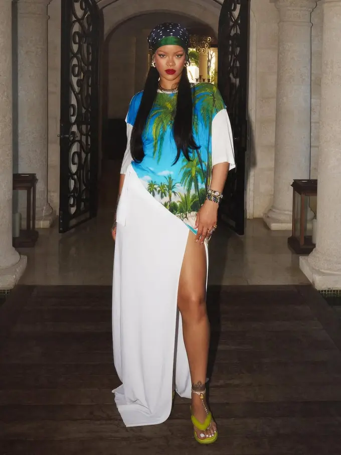 Tren Mode Terbaru “Nonnacore” Menempatkan Perlengkapan Nenek Italia dengan Dorongan dari Selebriti seperti Rihanna dan Kendall Jenner