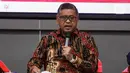 Sekjen PDI Perjuangan Hasto Kristiyanto saat menjadi pembicara dalam Seminar Nasional di Sekolah Partai PDI Perjuangan, Lenteng Agung, Jakarta, Kamis (2/3/2023). Hasto mengingatkan pentingnya meningkatkan kesadaran hingga kewaspadaan dari pemerintahan daerah serta warga terhadap bahaya bencana alam, khususnya bencana bumi serta tsunami. (Liputan6.com/Johan Tallo)