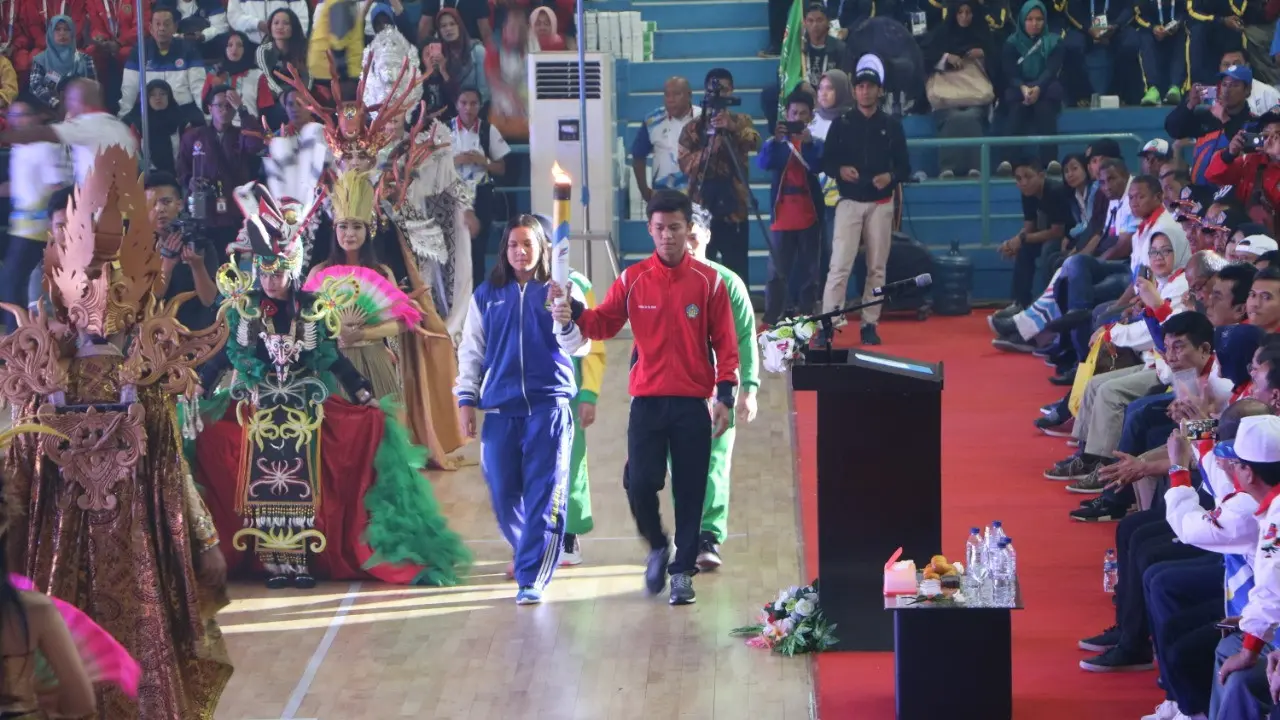 Perenang Andalan Jabar jadi Pembawa Obor di Opening Ceremony POPNAS 2019