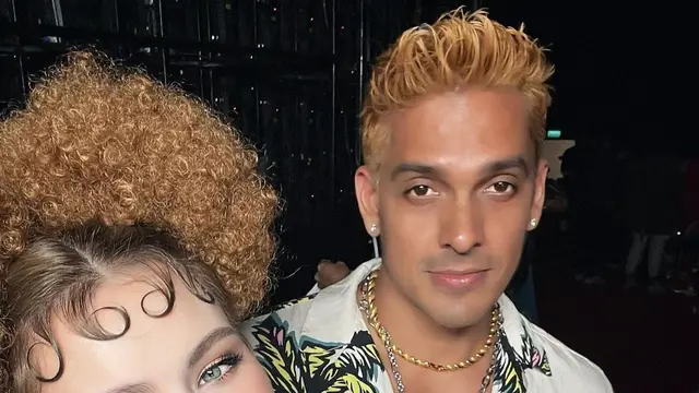 Robby Shine dan Nastasya Shine merilis single Oh Mami Papa.
