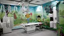 Sebuah ruangan Xray yang berada di Rumah Sakit Anak Nelson Mandela di Johannesburg, Afrika Selatan, Jumat (2/12). Rumah sakit yang dibangun dengan fasilitas sangat lengkap ini akhirnya resmi dibuka. (REUTERS/Siphiwe Sibeko)