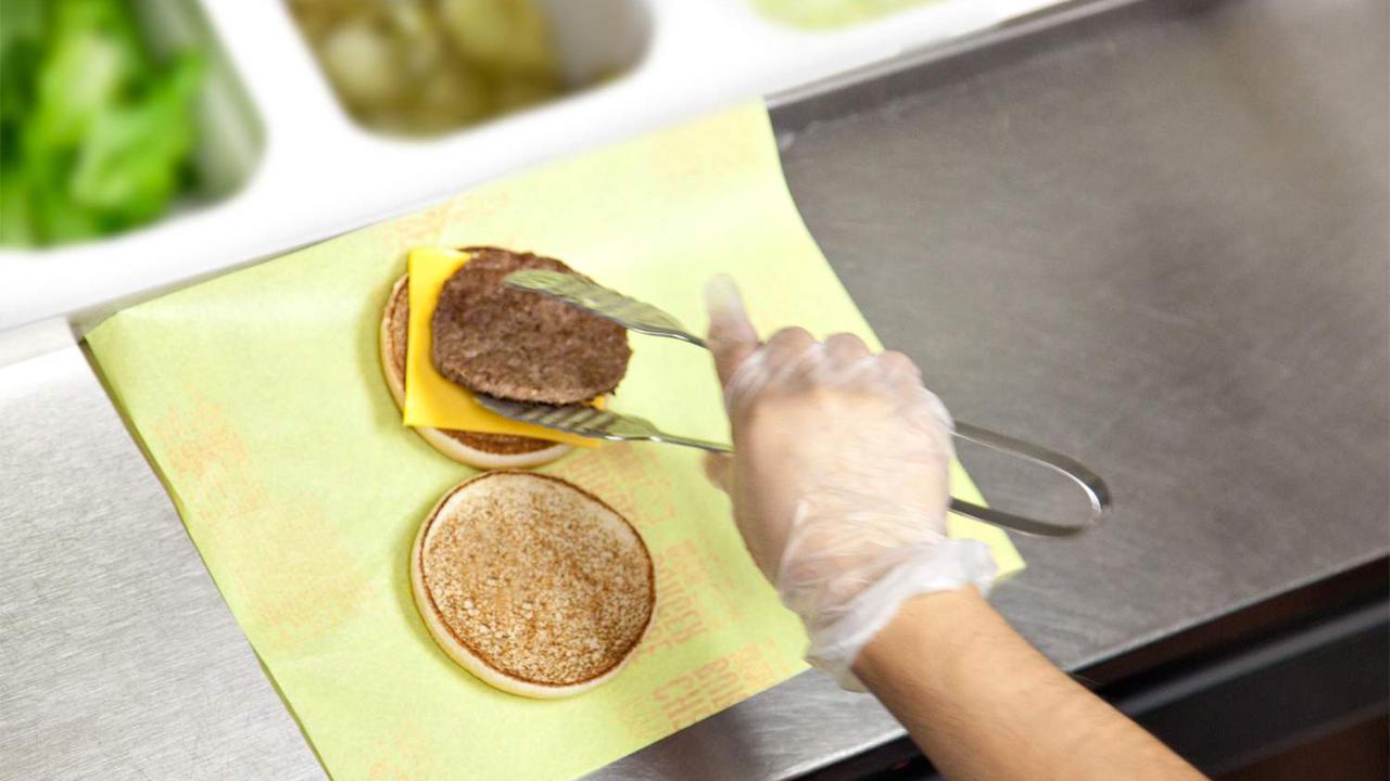 Mau Sarapan Gratis dan Bergizi, Kunjungi Restoran Cepat Saji Ini