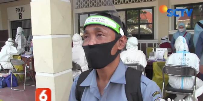 VIDEO: Persiapan Sekolah Tatap Muka, 1.000 Guru SMP di Surabaya Jalani Tes COVID-19
