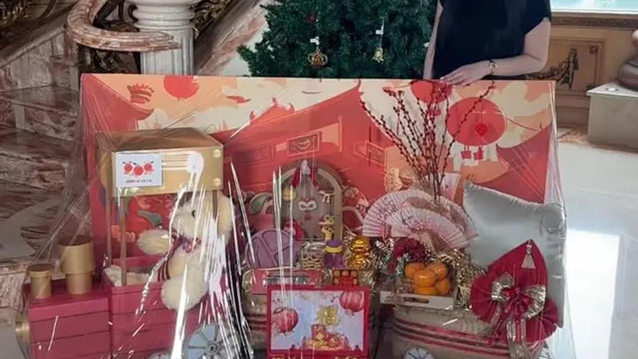 6 Potret Hampers Imlek Keluarga Sisca Kohl yang Mewah, Siap Sambut Hari Raya