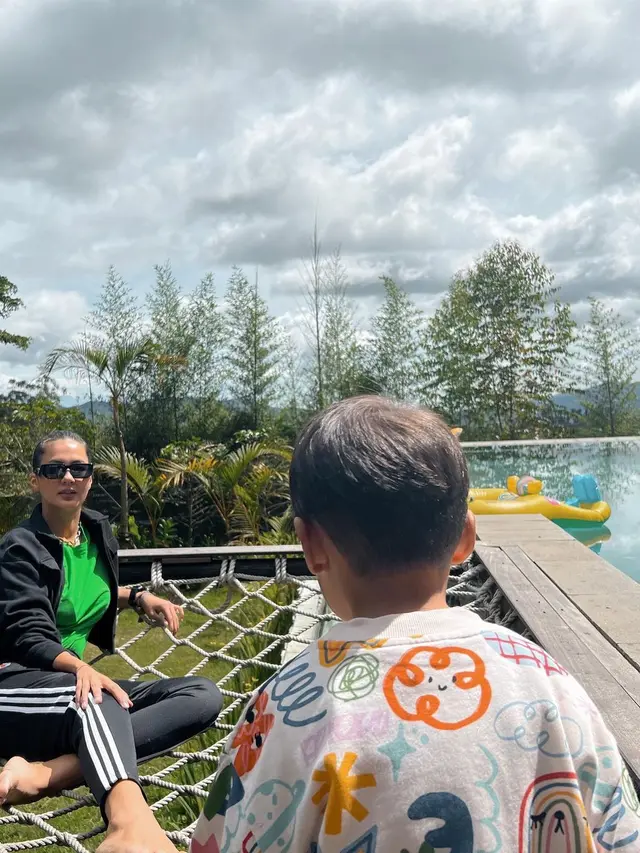 Liburan Keluarga Baim Wong