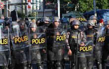 Petugas Sekat Arus Lalu Lintas ke Arah Mako Brimob Kwitang