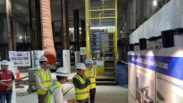 Gubernur Jakarta Pramono Anung meninjau proses pengerjaan proyek MRT fase 2A yang akan menghubungkan Bundaran HI hingga ke Ancol.