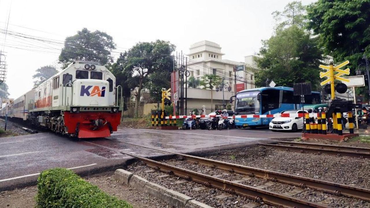 KAI Perkuat Sinergi Tingkatkan Keselamatan Perlintasan Kereta Api di Jakarta