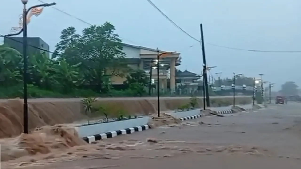Banjir dan Longsor di 5 Kecamatan Sukabumi, Wilayah Simpenan Terparah
