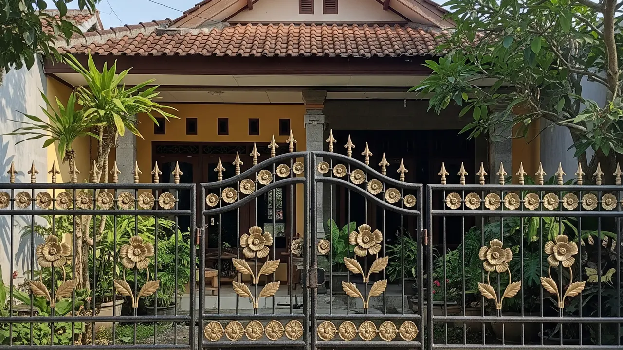 9 Desain Pagar Besi Tempa Klasik tapi Aman dari Pencuri