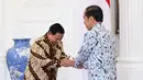 Presiden Joko Widodo (kanan) saat menerima kedatangan bacapres Prabowo Subianto. (Dok: Setpres/Biro Pers Setneg)