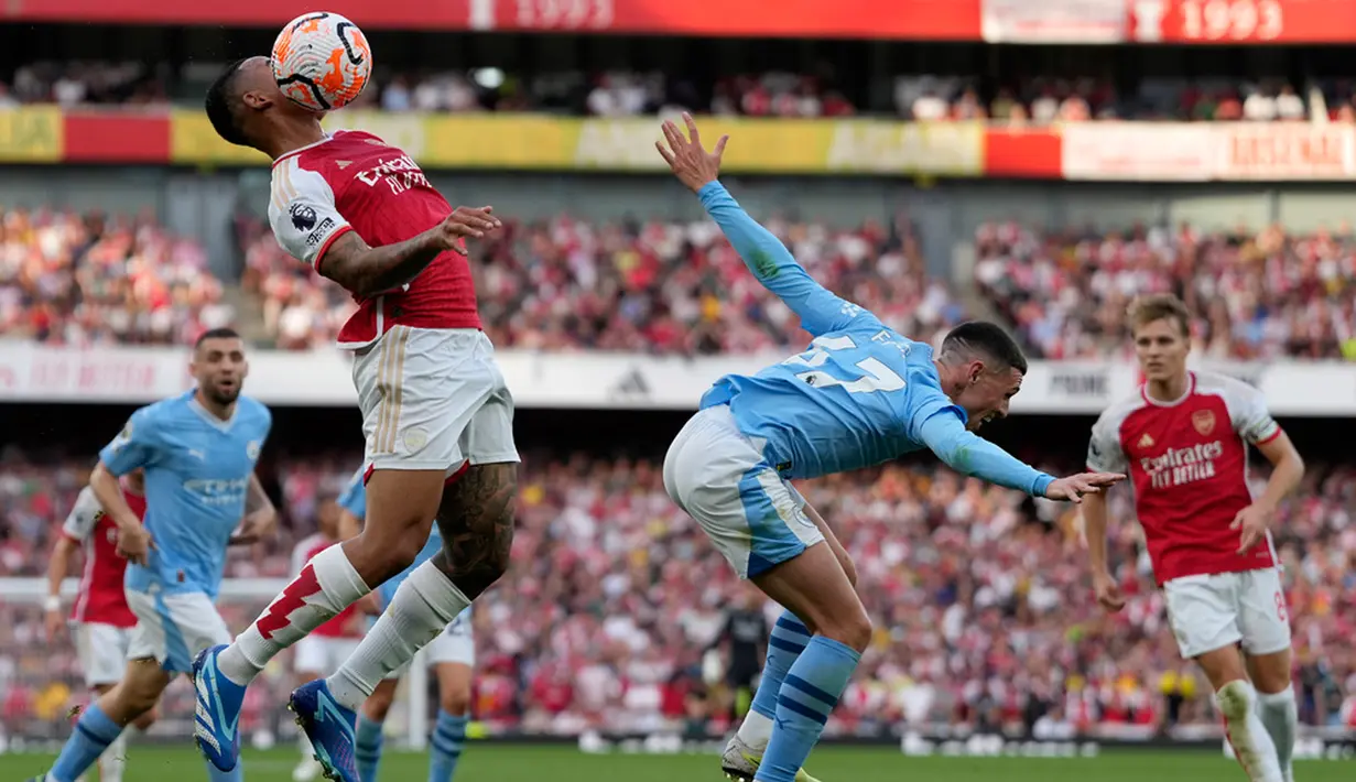 Arsenal mendapatkan peluang emas di menit ke-27. Diawali pergerakan Zinchenko yang melepas umpan kepada Nketiah, tapi striker Arsenal ini melepas tembakan yang masih melebar. Hingga babak pertama berakhir, skor 0-0 masih bertahan. (AP Photo/Kirsty Wigglesworth)