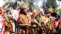 Peringati Hari Batik, Pedagang Pasar Gedhe Mendadak Jadi Model