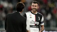 Andrea Barzagli. Bek tengah Italia ini memperkuat Chievo selama 1 musim pada 2003/2004. Total bermain dalam 30 laga dengan mencetak 3 gol. Ia pensiun bersama Juventus pada akhir musim 2018/2019 setelah membela Bianconeri selama 9 musim mulai 2010/2011. (Foto: AFP/Isabella Bonotto)