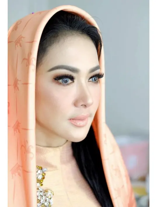 “Semua harus disyukuri, itulah proses yang wajib dinikmati, wajib disyukuri. Ya berlakunya seperti apa nanti, kita lihat takdir Allah," pungkas Syahrini, seperti dilansir dari Kapanlagi.com.(Instagram/princessyahrini)