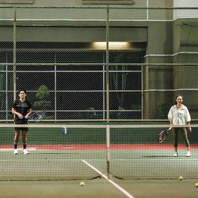 7 Momen Seru Ririn Ekawati dan Ibnu Jamil Olahraga, Main Tenis Sambil Pacaran