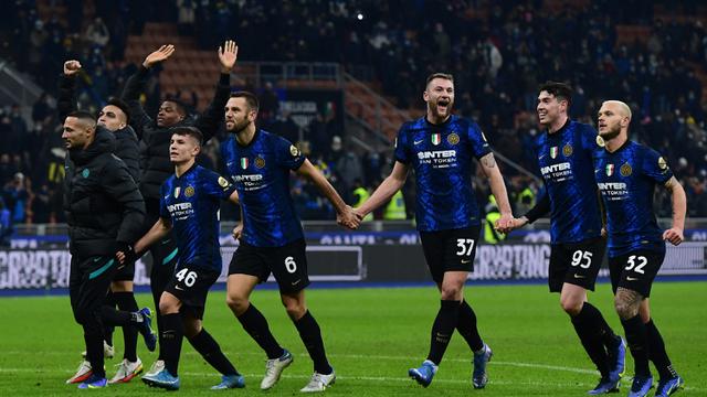 Foto: Permisi AC Milan, Inter Numpang Lewat usai Bantai Cagliari di Pekan ke-17 Liga Italia
