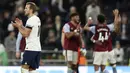 Kekalahan ini membuat Harry Kane dan kawan-kawan tertahan di peringkat kelima klasemen Liga Inggris dengan koleksi 30 poin dari 17 laga. Sementara itu, Aston Villa berada di peringkat ke-12 dengan torehan 21 poin dari 17 laga. (AP Photo/Ian Walton)