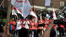 Pembina Bara Baja Djarot Syaiful Hidayat bersama relawan Bara Baja saat deklarasi dukungan untuk Jokowi-Ma'ruf Amin di Rumah Aspirasi, Jakarta, Minggu (16/9). (Merdeka.com/Iqbal S. Nugroho)