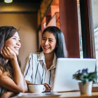 Orang introvert dapat mempertahankan pertemanan dengan baik/copyright freepik/jcomp