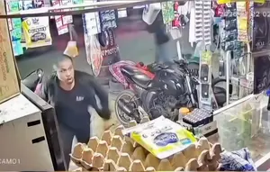 Utang Rokok Ditolak, Pria Serang Kios Pakai Parang dan Batu