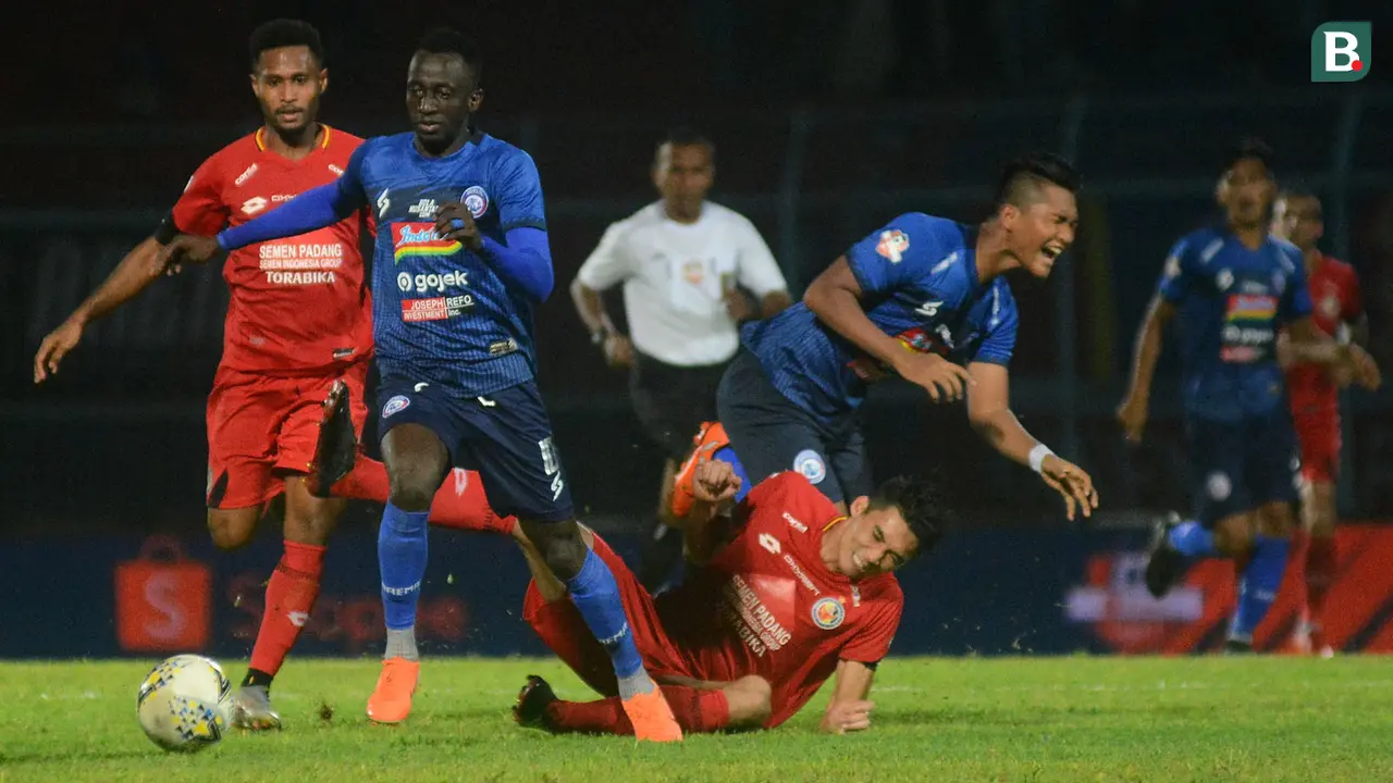 Arema vs Semen Padang
