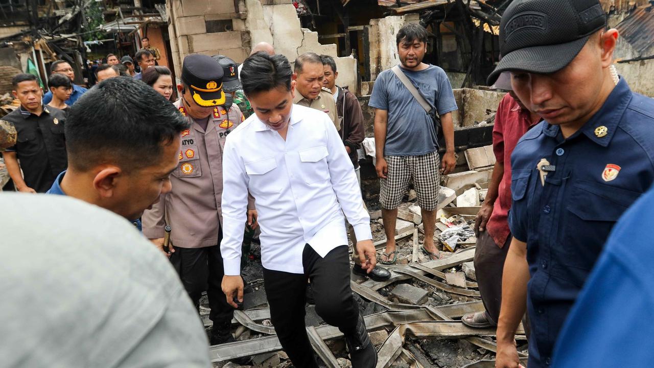 Gibran tinjau kebakaran di Kemayoran