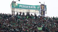 Persebaya bermain imbang 2-2 melawan Arema FC dalam leg pertama final Piala Presiden 2019 di Stadion Gelora Bung Tomo, Surabaya, Selasa (9/4/2019). (Bola.com/Aditya Wany)