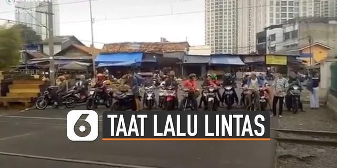 VIDEO: Niat Patuh Lalu Lintas, Malah Ini yang Terjadi