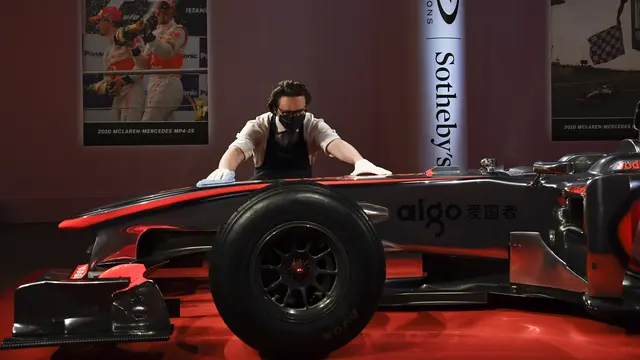 Mobil Balap McLaren Lewis Hamilton