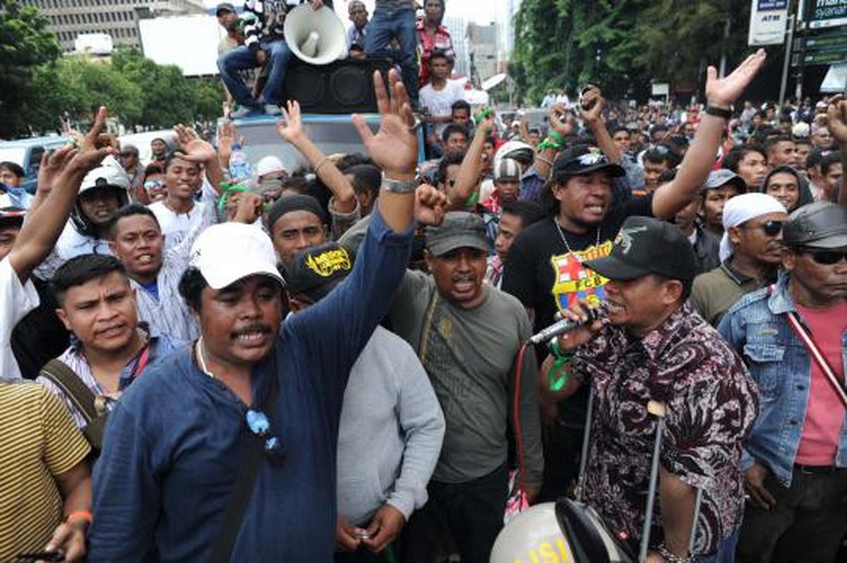 Massa kontra John Kei gelar aksi di depan PN Jakarta Pusat