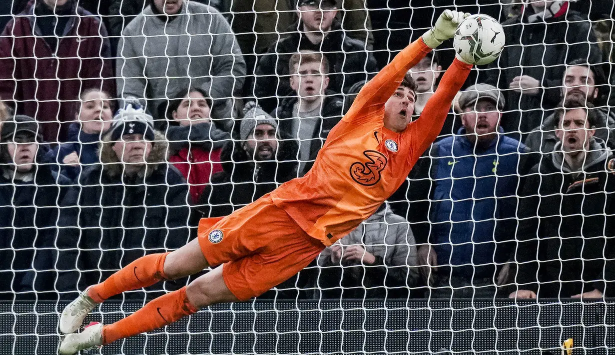 Chelsea sukses menaklukkan Tottenham Hotspur dengan skor 1-0 dalam partai leg kedua semifinal Carabao Cup 2021/22 di Tottenham Hotspur Stadium, Kamis (13/1/2022) dini hari WIB. (AP/Alastair Grant)