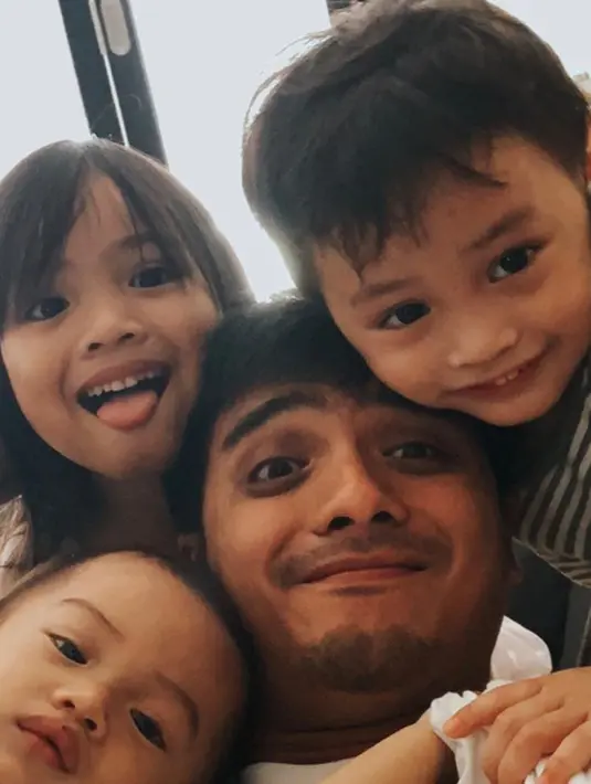 (Instagram/rickyharun)