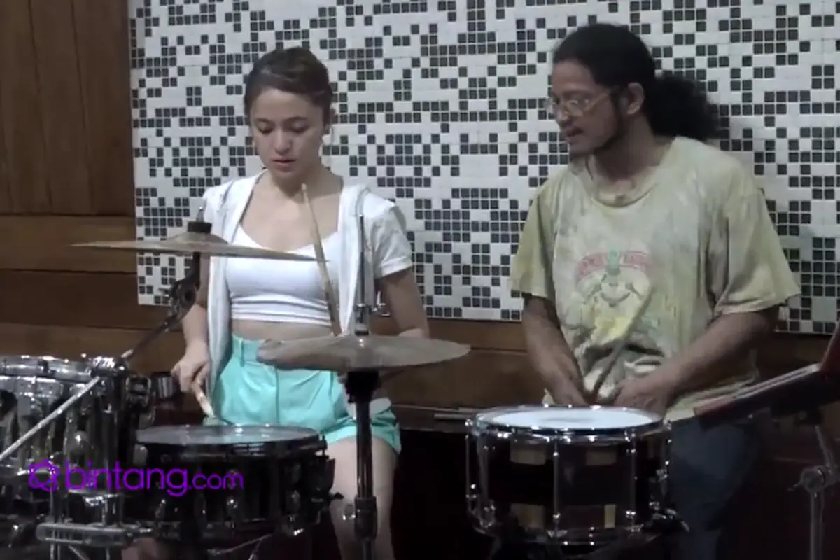 SIapkan Project Luar Biasa, Marshanda Belajar Drum dan Piano