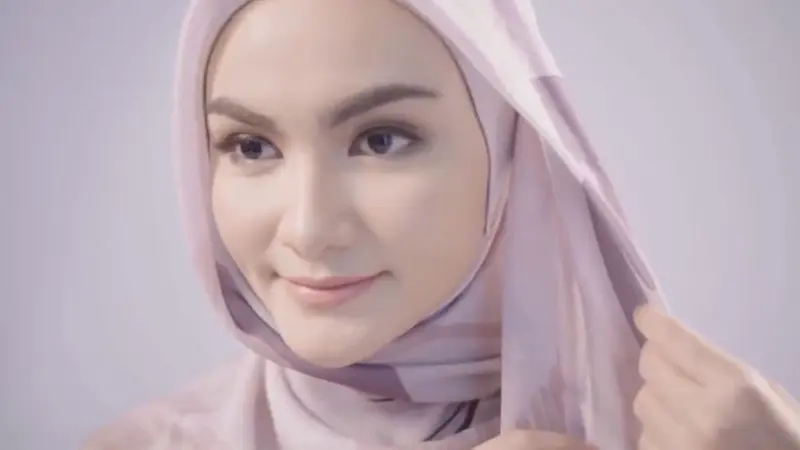 Tutorial hijab segi empat menutup dada (Hijup)