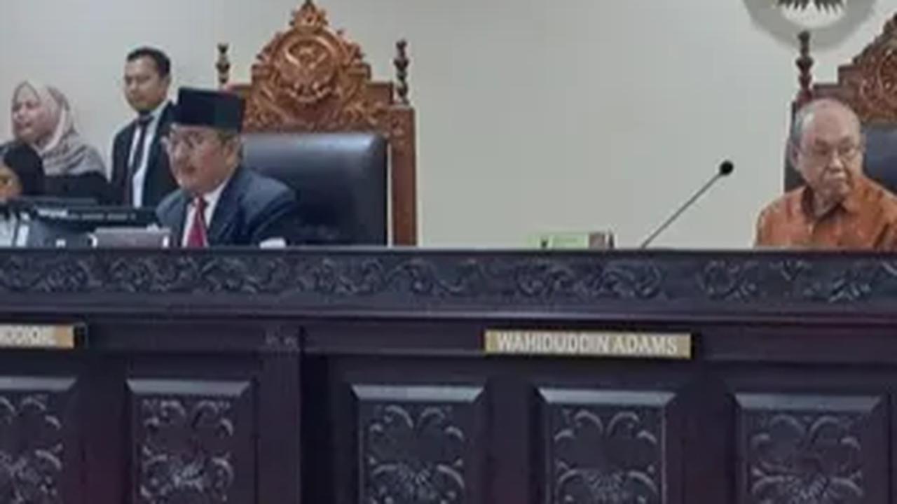 Jimly Asshiddiqie Pimpin Sidang Dugaan Hakim MK Langgar Etik, Singgung Akal Sehat Dikalahkan Akal Bulus dan Fulus
