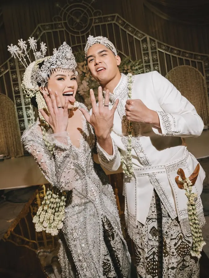 Di Balik Kebaya Mewah Alyssa Daguise di Momen Akad Nikah, Jadi Kebaya Pengantin Pertama Karya Tex Saverio.