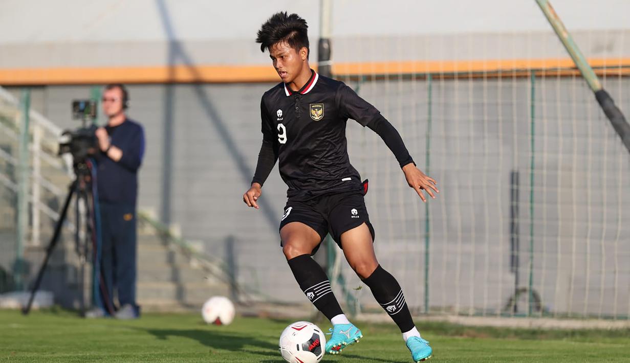 Namun nyatanya beberapa pergantian tersebut belum membuahkan hasil akibat skema pertahanan menumpuk yang diperagakan Moldova U-20. Hokky Caraka yang memiliki peluang di saat-saat akhir pertandingan pun masih gagal mencetak gol dan akhirnya harus puas dengan hasil imbang 0-0. (Dok. PSSI)