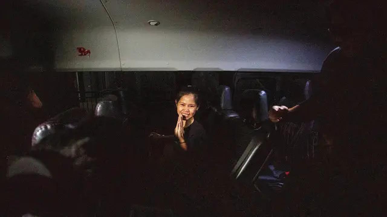 Potret Mary Jane Saat Dipulangkan ke Filipina, Senyum dan Tangis Silih Berganti karena Terharu