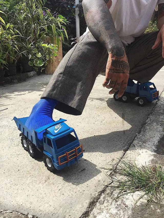 Terlalu Kreatif, Ini 6 Potret Sepatu Roda Ini Malah Nyeleneh