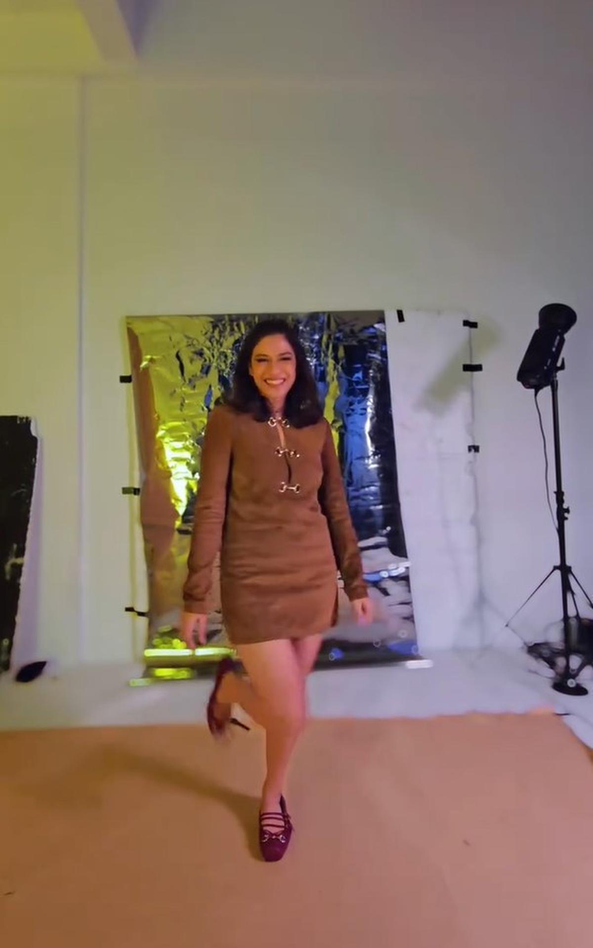 Dian Sastro Bisa Kocak Juga, Unggah Video Dance Disebut Joget Kanebo hingga Versi Efisien Energi oleh Netizen