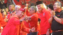 Gubernur Jawa Tengah itu tiba di Hall Basket GBK sekitar pukul 11.30 WIB. (merdeka.com/Arie Basuki)