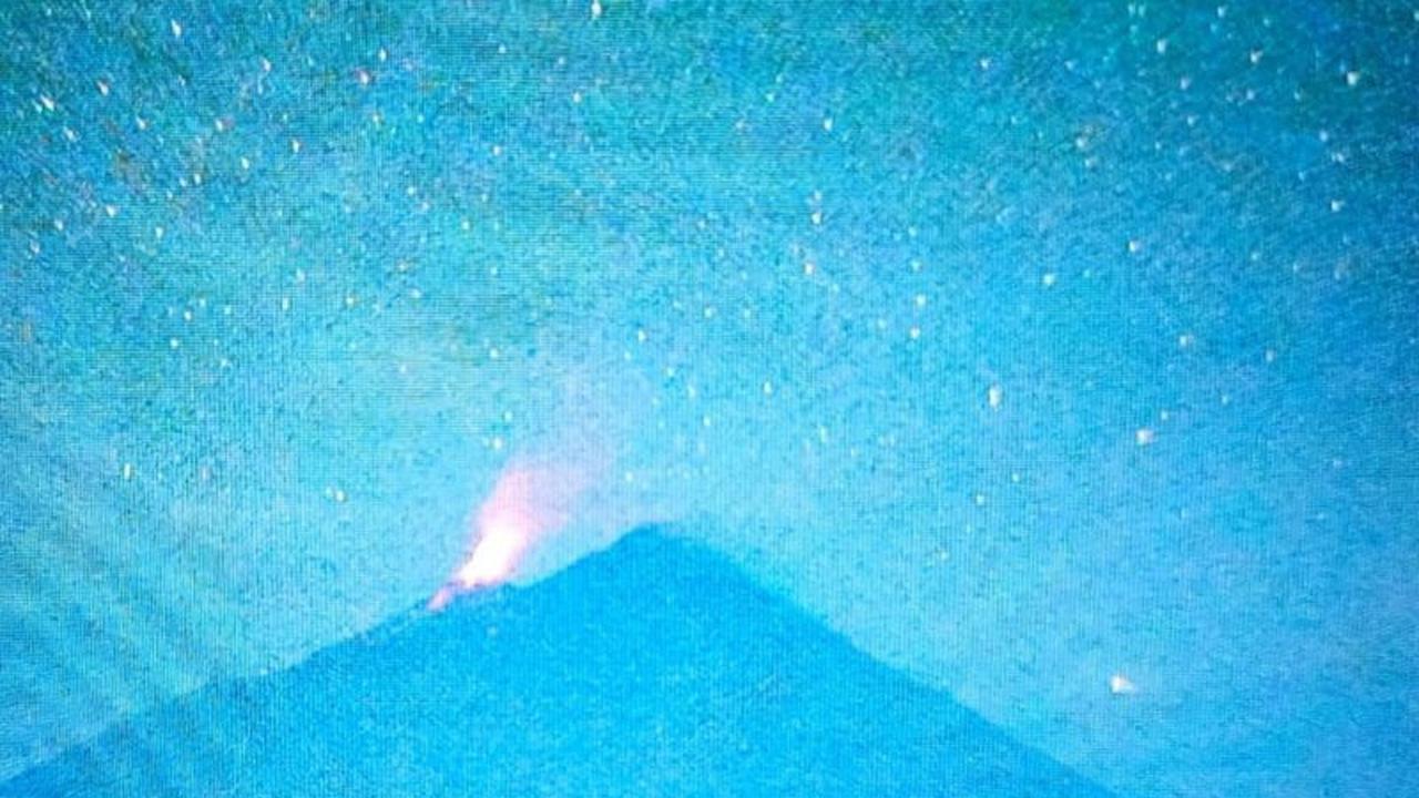 Gunung Karangetang Semburkan Lava Pijar, Warga Diimbau Waspada Erupsi Gunung Karangetang