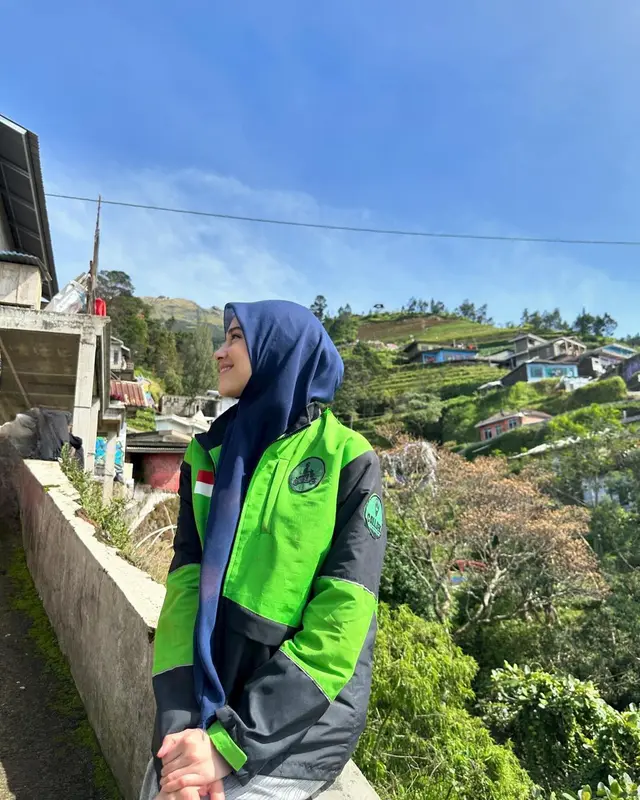 Perankan wanita berhijab di sinetron, 7 gaya hijab Syifa Hadju ini simpel tapi tetap stylish 