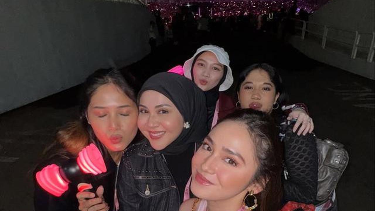 9 Potret Kebersamaan Syifa Hadju dan Sherina Hadju, Selalu Kompak di Segala Suasana