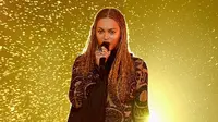 Beyonce tampil dengan busana transparan di panggung BET 2016