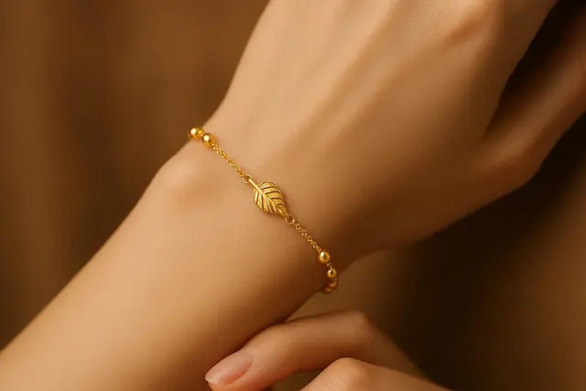 9 Model Gelang Emas Elegan 2 Gram Motif Daun, Ide Perhiasan Menawan di 2025