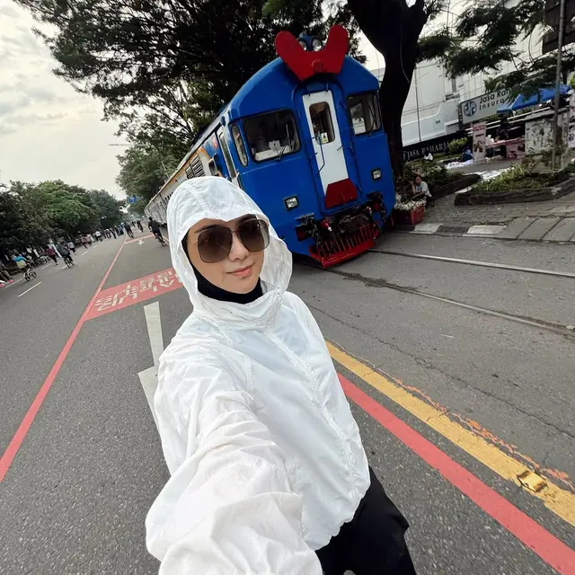 Model Hijab Olahraga ala Artis